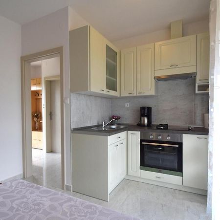 Apartment Biserka Malinska Eksteriør bilde