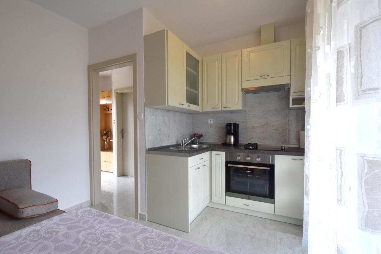 Apartment Biserka Malinska Eksteriør bilde
