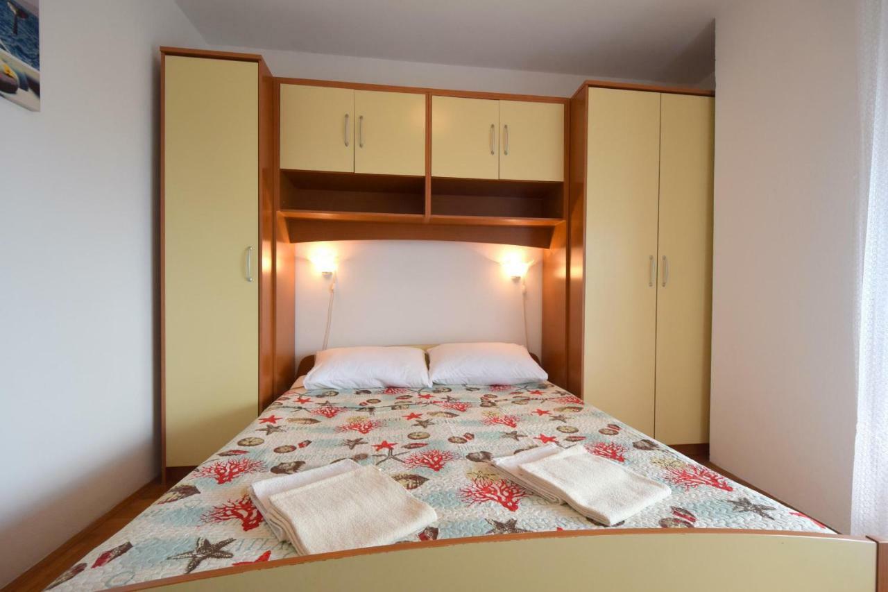 Apartment Biserka Malinska Eksteriør bilde