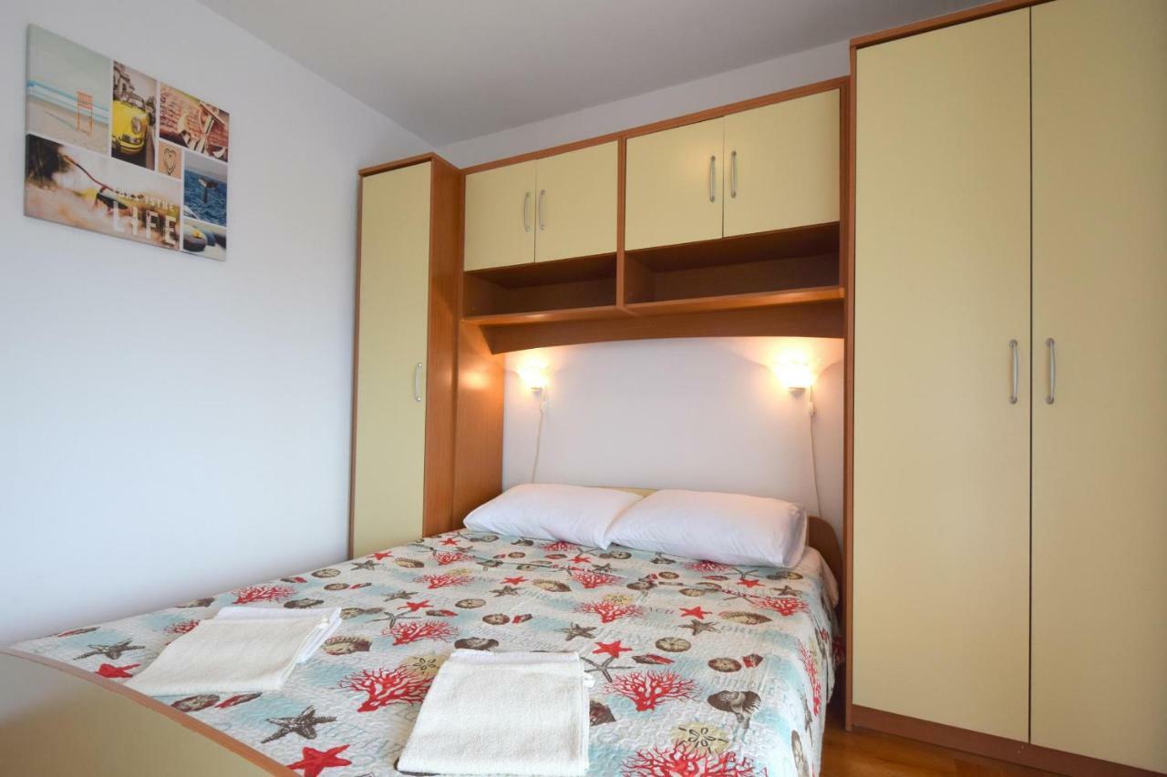Apartment Biserka Malinska Eksteriør bilde