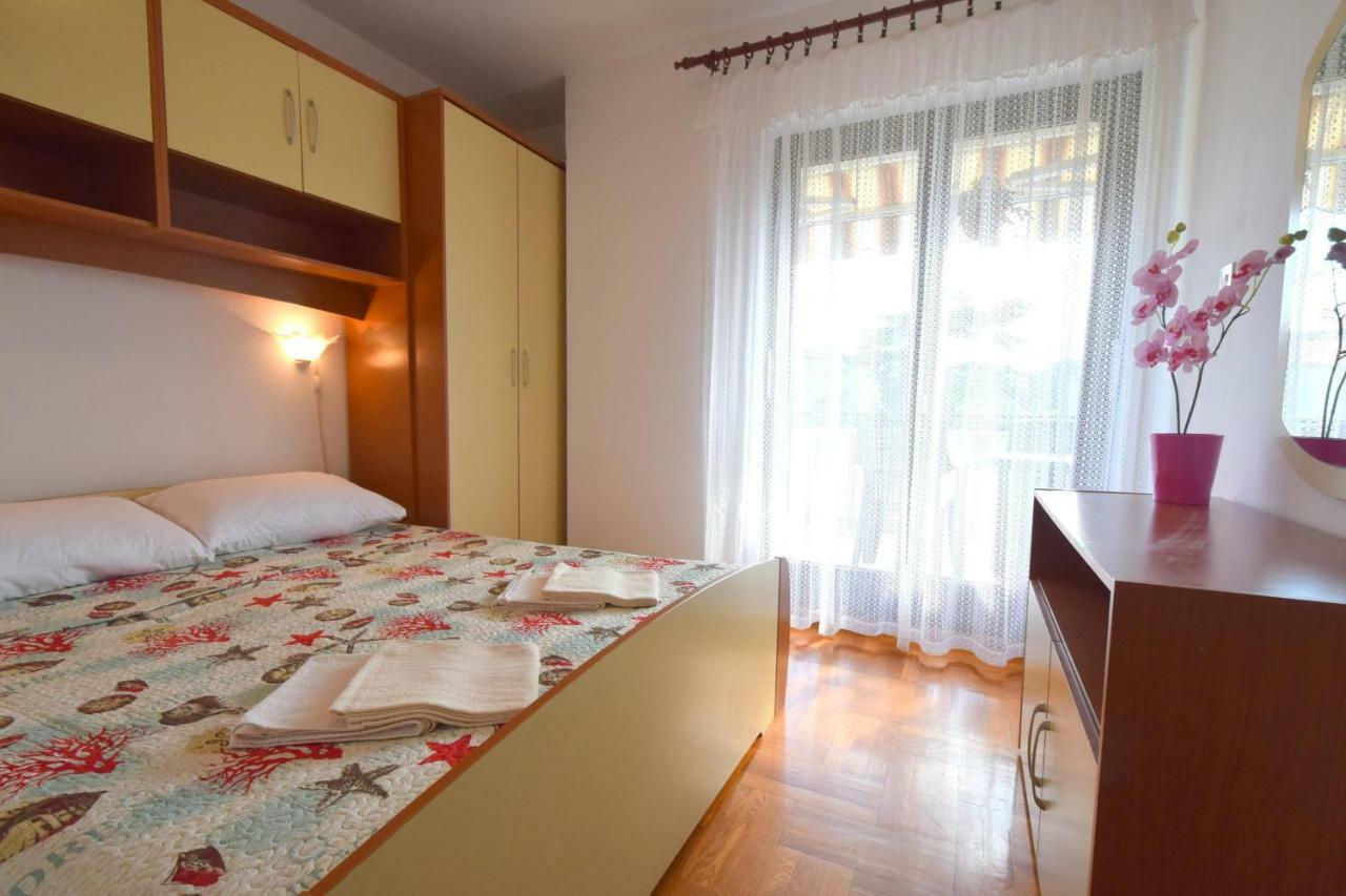 Apartment Biserka Malinska Eksteriør bilde