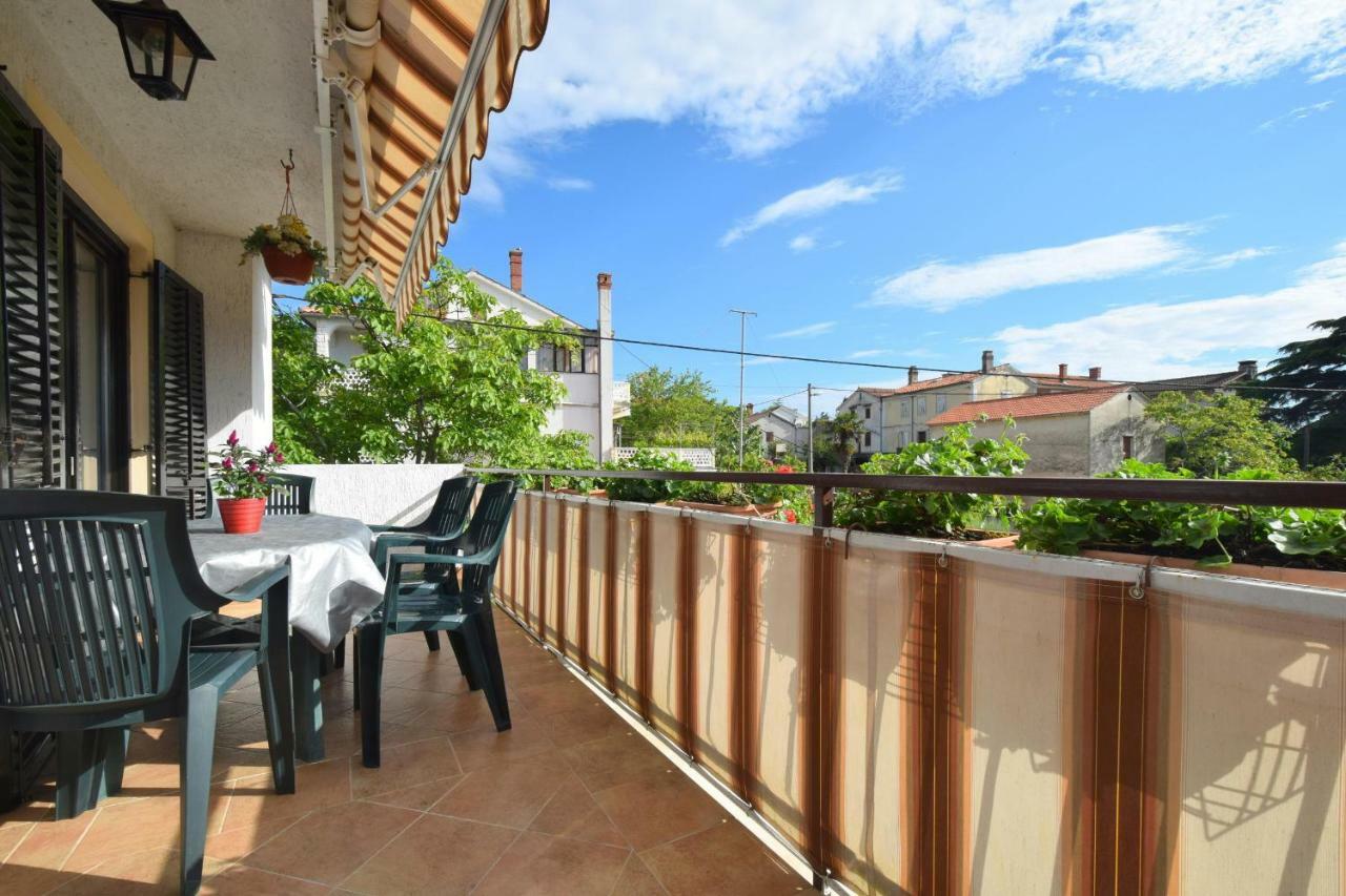 Apartment Biserka Malinska Eksteriør bilde